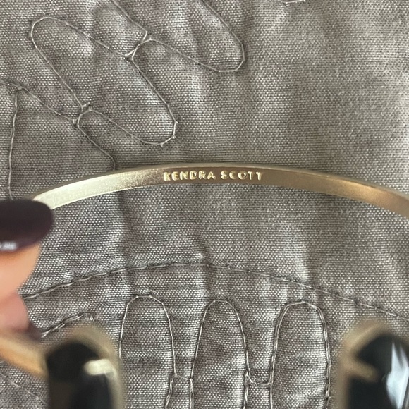 Kendra Scott Edie Bracelet, Gold, White Mother of Pearl Stones - Picture 4 of 4